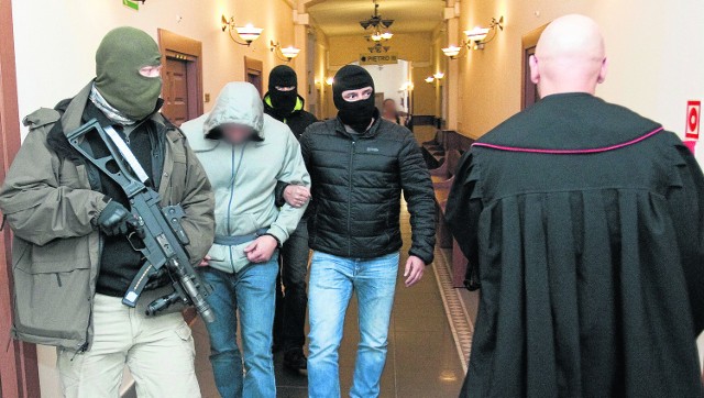 Marcin K., jeden z podejrzanych o kierownictwo w zorganizowanej grupie przestępczej o charakterze zbrojnym, po zastosowaniu wobec niego przez sąd tymczasowego aresztowania