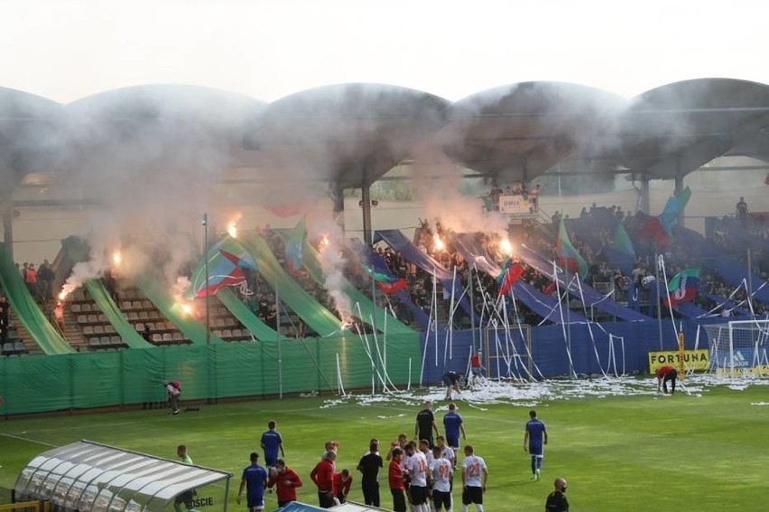 W derbowym starciu Miedzi z Chrobrym padł remis 2:2