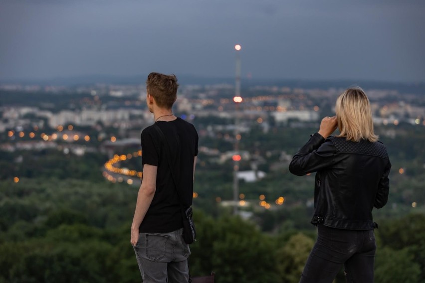 Kraków. Letnie zachody słońca na Kopcu Kościuszki. Odwiedziny do godziny 21. Co za widok!