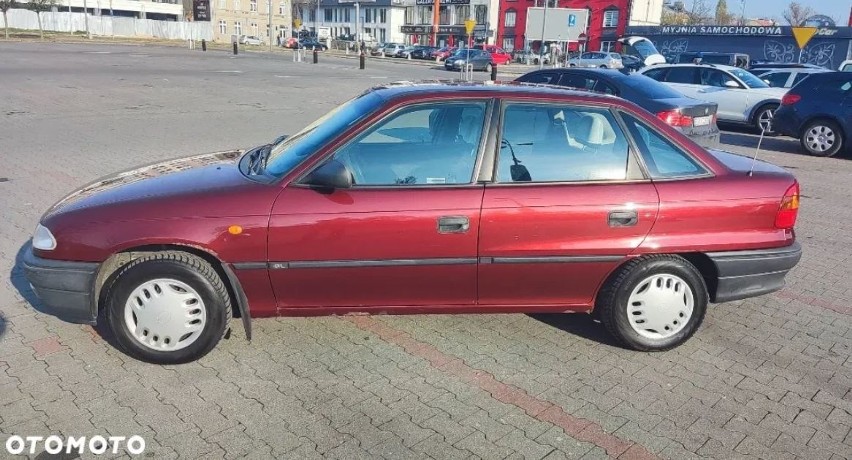 Opel Astra 1.4 GL (Abs)...