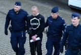 Podwójne morderstwo w Wielkopolsce. Zatrzymany Marcin W. jest już w prokuraturze w Poznaniu. Dziś usłyszy zarzuty