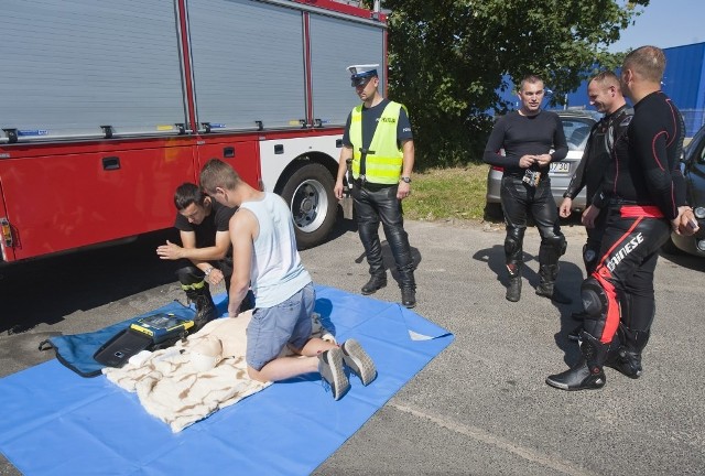 W poniedziałek policja razem ze strażą pożarną i Inspekcją Transportu Drogowego oraz wspólnie z motocyklistami z Baltic Motorbike Team, zorganizowała akcję pt. "Razem na drodze, bliżej niż myślisz".