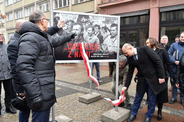 Wystawę "Chodźcie z nami" można oglądać na ul. Świdnickiej we Wrocławiu.