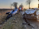 Groźny wypadek na wyjeździe z Wrocławia. Trzy osoby ranne. Lądował śmigłowiec [ZDJĘCIA]