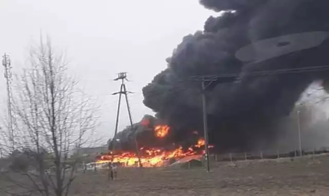 Pożar składowiska opon w Owadowie