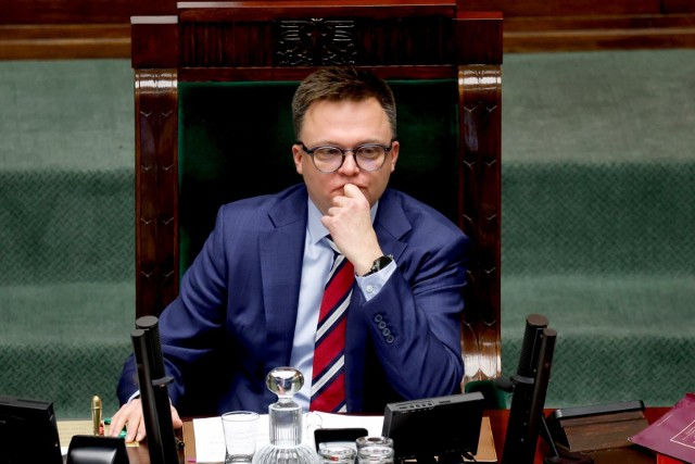 Marszałek Sejmu Szymon Hołownia w swoim oświadczeniu majątkowym pomylił przychód z dochodem