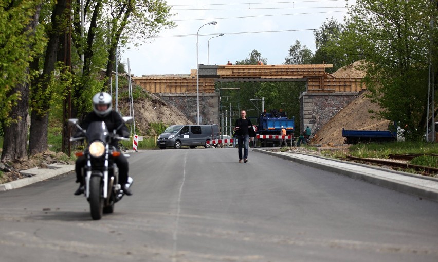 Warszawska ma już nowy asfalt i kończą się na niej prace...
