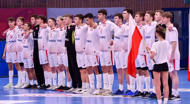 Reprezentacja Polski juniorów młodszych w piłce ręcznej z dwoma sandomierzanami w składzie zajęła trzecie miejsce w Turnieju Nadziei Olimpijskich.