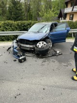 Poważny wypadek w Sieniawie. Zderzyły się dwa samochody. Kierowca zasnął ZDJĘCIA