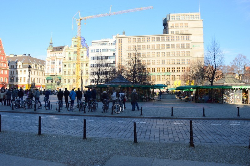 RMF FM rozdaje choinki we Wrocławiu. Na pl. Solnym tłumy