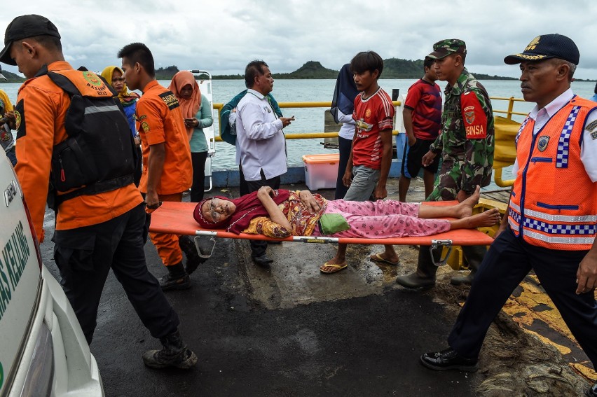 429 zabitych, blisko 1500 rannych. Tragiczne skutki tsunami w Indonezji
