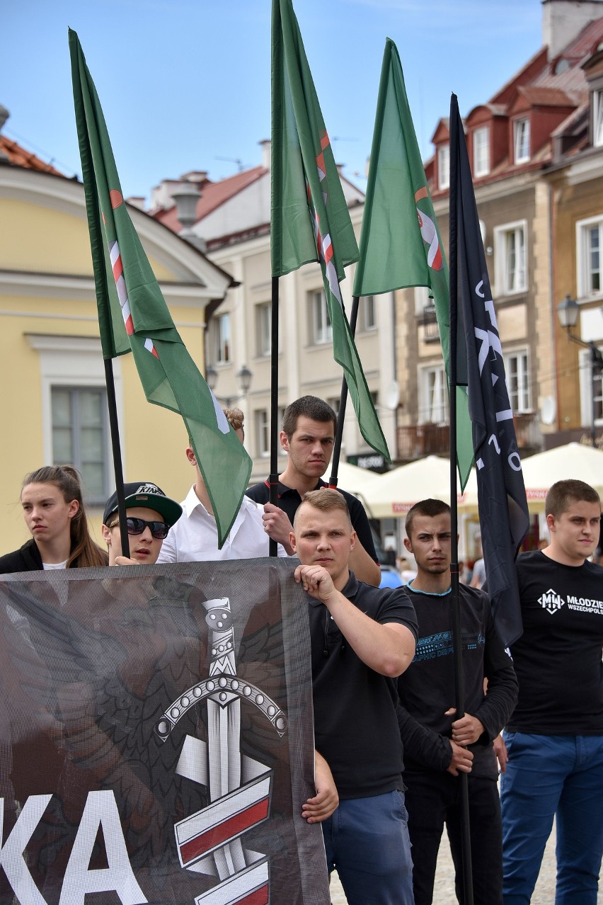 Młodzież Wszechpolska manifestowała przeciw polityce...