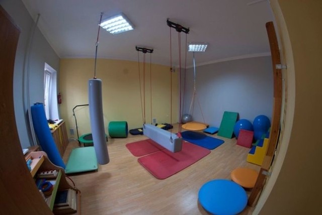 Tak wygląda kolorowa sala do ćwiczeń, z której będą korzystały dzieci i młodzież z powiatu.
