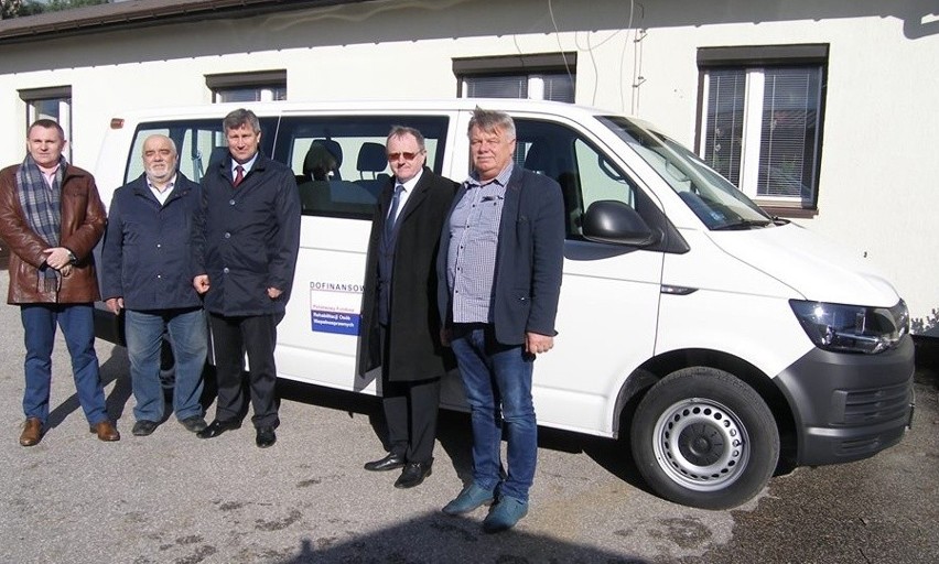 Nowy samochód dla podopiecznych Warsztatów Terapii Zajęciowej w Pińczowie