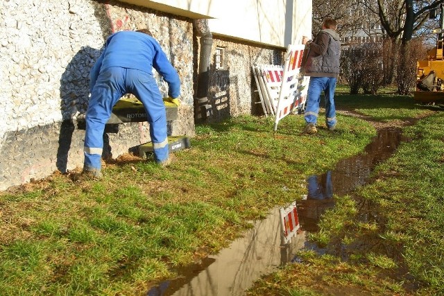 Obecnie wody nie mają mieszkańcy ulicy Kruszwickiej 6-8. Awaria powinna zostać usunięta jeszcze dzisiaj (30 grudnia) do godz. 16.