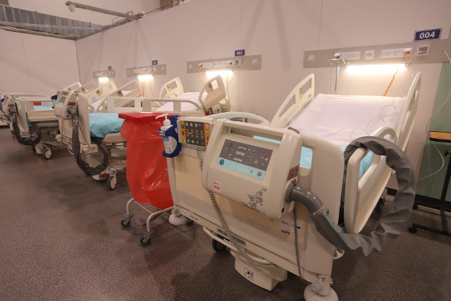 Trzy moduły szpitala tymczasowego w Łodzi już są uruchomione.