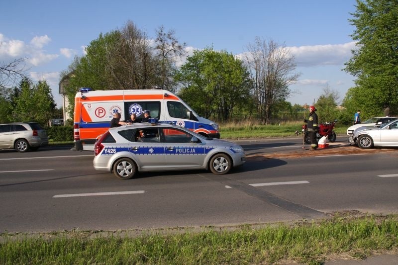 BMW (rejestracja z Ostrołęki) uderzyło w motocykl na...