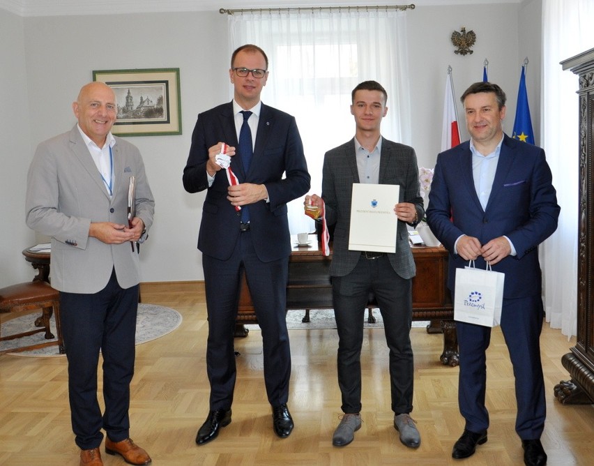 Patryk Kordek z Medyki pod Przemyślem dwukrotnym medalistą mistrzostw Polski juniorów w badmintonie