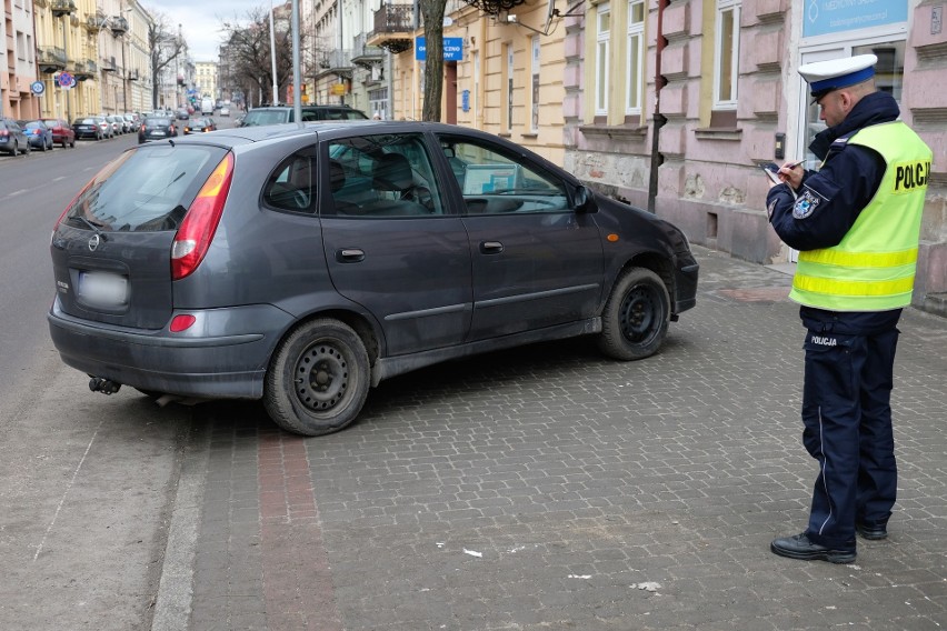 Do wypadku doszło w poniedziałek na ul. Mickiewicza w...