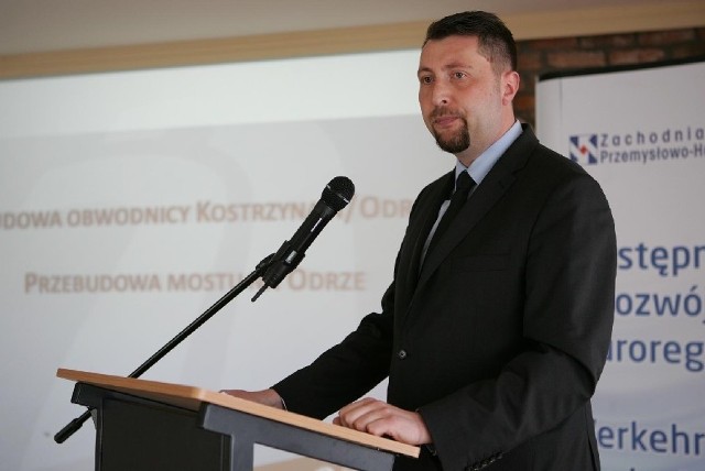 Przemysław Hamera z zielonogórskiego oddziały Generalnej Dyrekcji Dróg Krajowych i Autostrad zaznacza, że nowy most i obwodnica Kostrzyna nie są wpisane do krajowego planu budowy dróg.