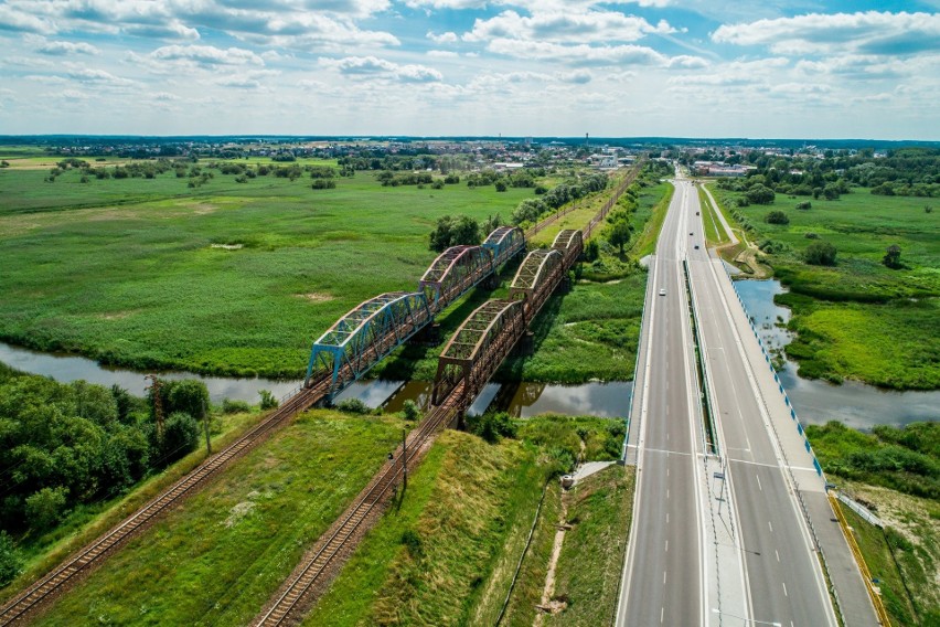 Polski odcinek transgranicznego korytarza Rail Baltica przez...