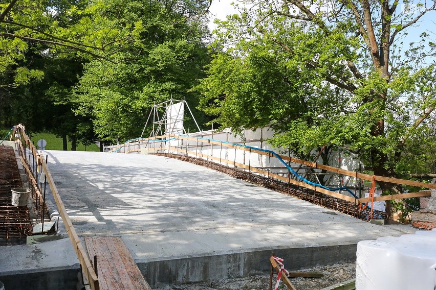 Mostek Japoński w Parku Kasprowicza w remoncie.