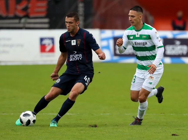 19-letni Sebastian Walukiewicz został sprzedany do włoskiego Cagliari. Pogoń Szczecin nie zdradziła, ile zarobiła na transferze, ale pochwaliła się, że to był jej rekordowy zarobek.