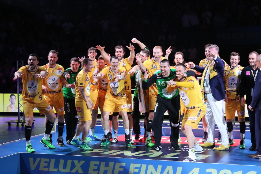 Vive Tauron Kielce po horrorze wygrał z Veszprem i zwyciężył w Lidze Mistrzów