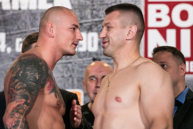 Artur Szpilka (z lewej) pokonał Tomasza Adamka jednogłośnie na punkty w listopadzie 2014 roku w Tauron Arenie Kraków