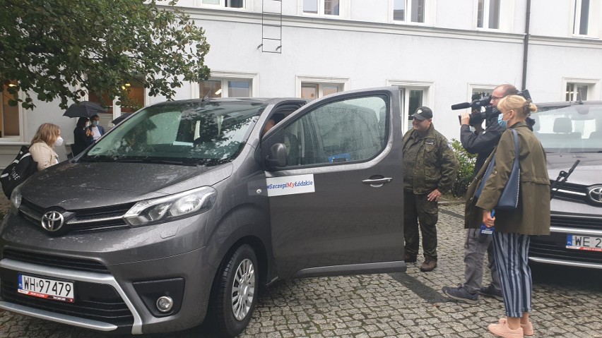 Szczepieniobusy od niedzieli (8 sierpnia) będą jeździć po województwie łódzkim. Czy zachęcą do szczepień w małych miejscowościach?