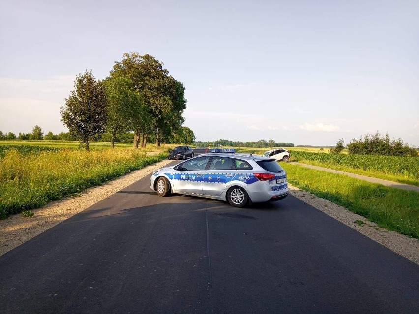 Biała. DW 684 . Czołowe zderzenie dwóch osobówek. Kobieta w szpitalu