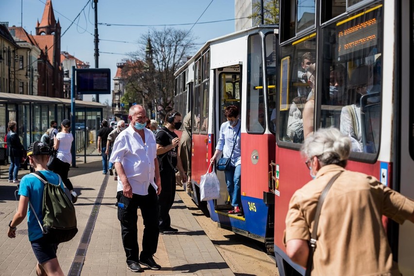 Od 15 maja w całym kraju środkami transportu publicznego...