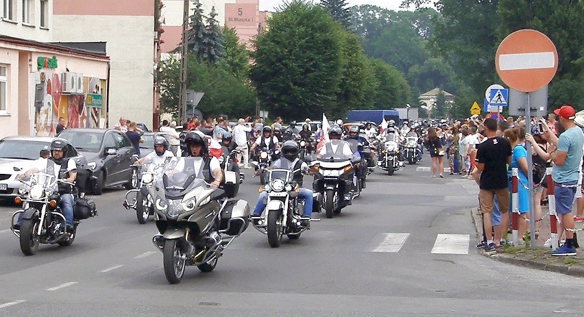 "Motoserce" zawitało do Końskich. W paradzie jechało przez miasto około 300 motocykli [ZDJĘCIA, FILM]