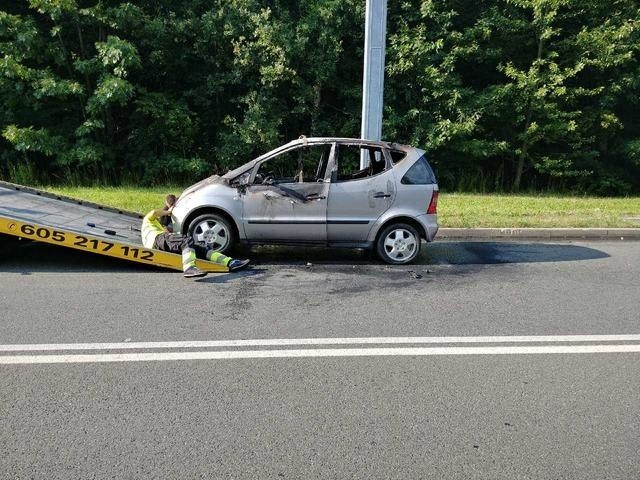 Chorzów: na zjeździe A4 w kierunku Chorzów Batory palił się mercedes klasy A