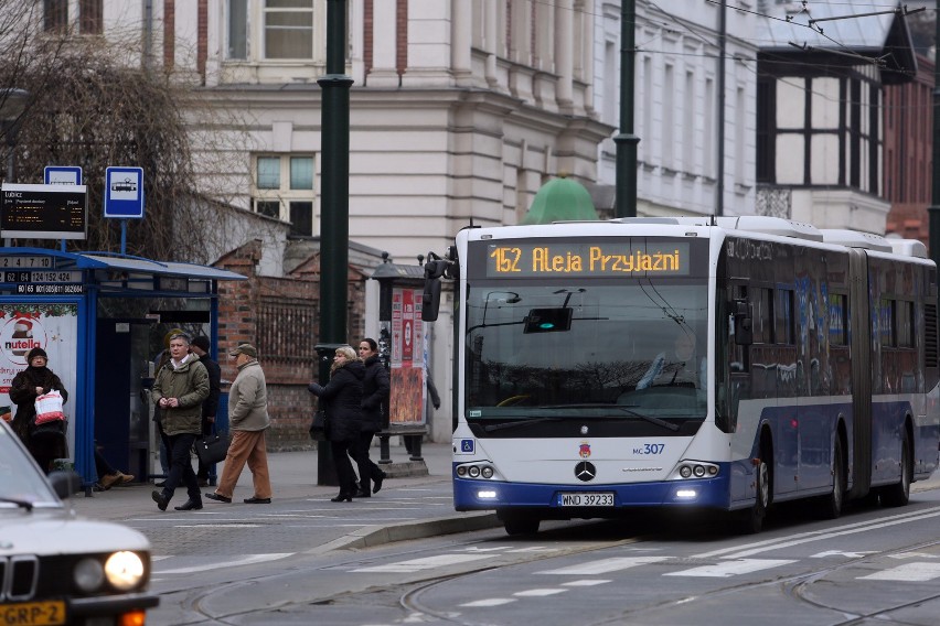 Miejsce 7 - autobusy numer 152. Wystawionych kar za jazdę...