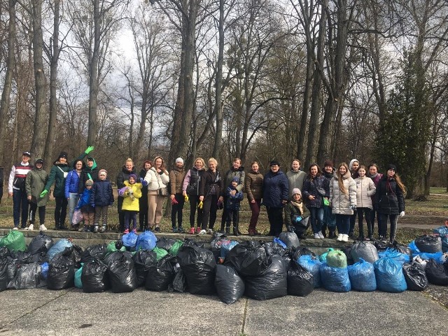 Akcja sprzątania świata miała miejsce w sobotę, 9 kwietnia o godz. 11.00. Obywatele Ukrainy posprzątali Park na Zdrowiu. Była to forma podziękowania za okazaną przez łodzian pomoc.