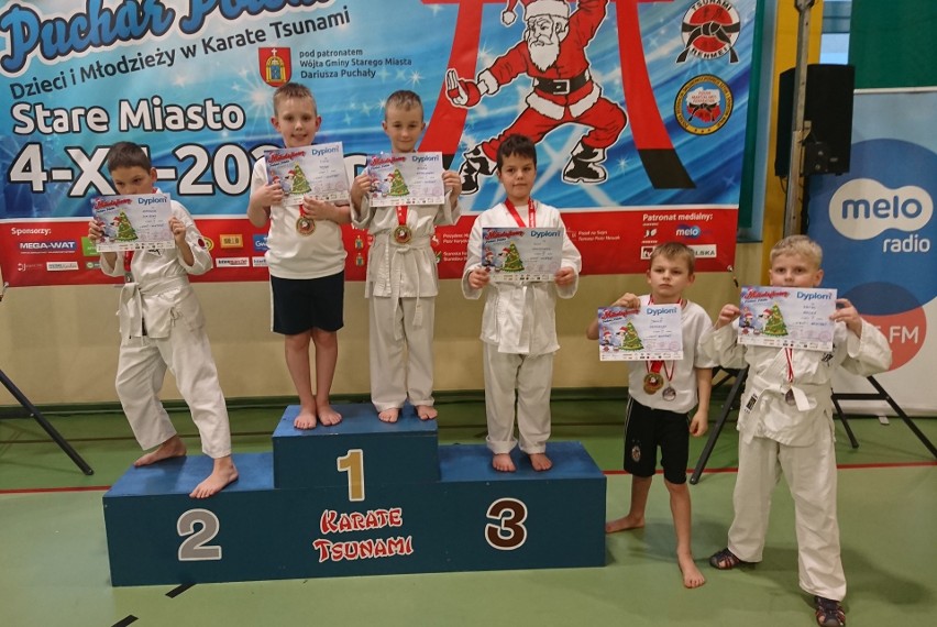 Medalowy dorobek karateków z Dębnicy Kaszubskiej (zdjęcia)