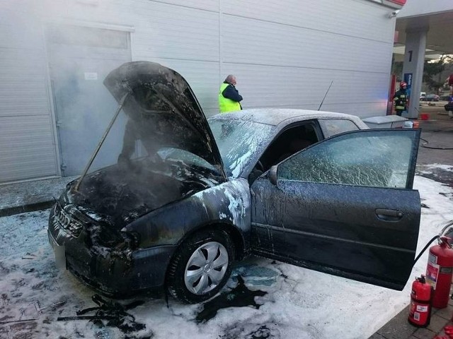 To auto zapaliło się na stacji benzynowej w Nowej Soli