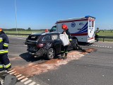 Groźny wypadek w Jedlance koło Jedlińska. Mazda zderzyła się z samochodem dostawczym