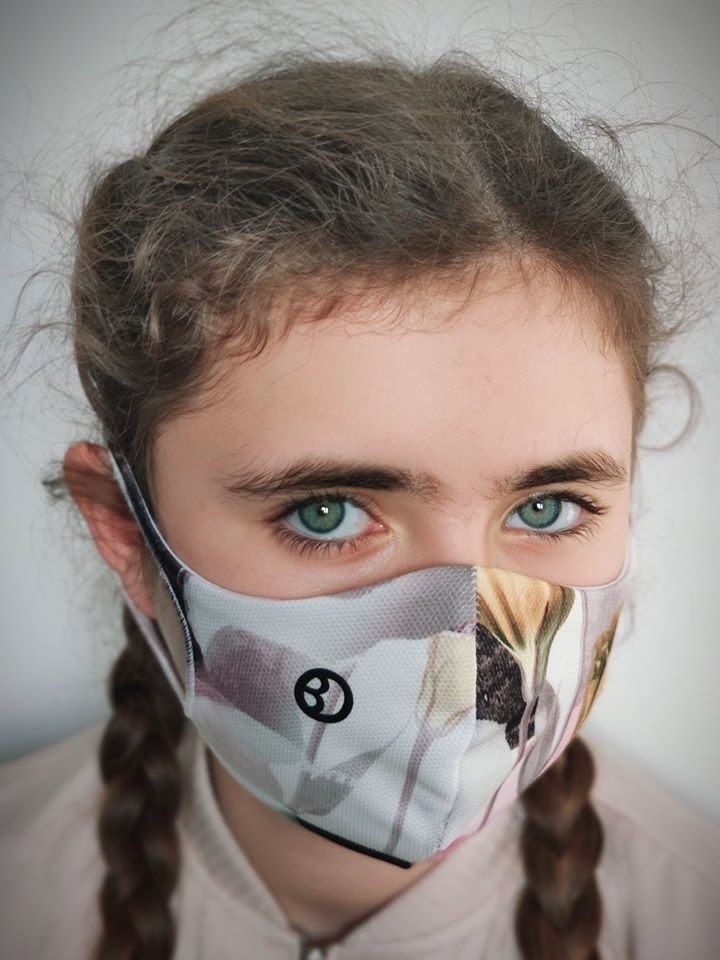 Rzeszowska projektantka Basia Olearka zaprojektowała maseczki ochronne na twarz i już wzbudziły spore zainteresowanie  
