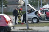 Rozszczelnienie zaworu od instalacji gazowej w samochodzie osobowym. Cztery zastępy straży pożarnej zabezpieczały teren