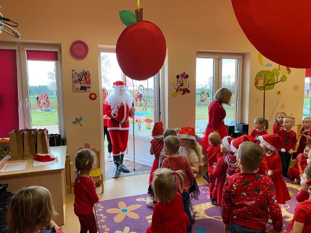 Poniedziałek, 7 grudnia, był wyjątkowym dniem dla przedszkolaków z Przedszkola Gminnego w Tczowie. Zorganizowane zostały mikołajki dla najmłodszych.>