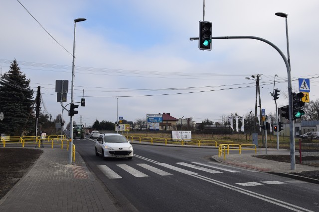 Na DK 91 zainstalowano nowe sygnalizacje świetlne.Zobacz kolejne zdjęcia. Przesuwaj zdjęcia w prawo - naciśnij strzałkę lub przycisk NASTĘPNE