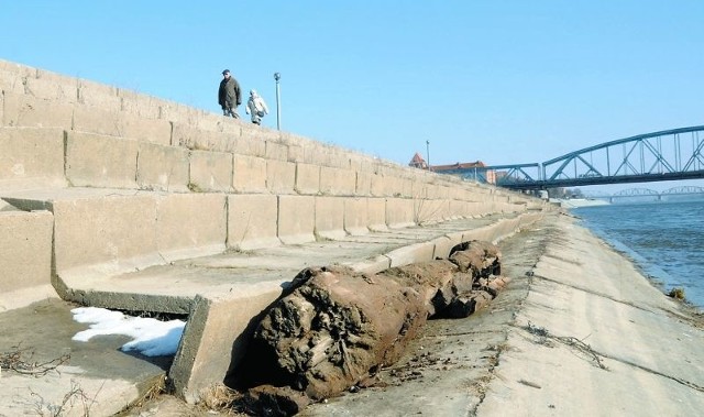 Ostatnia, 400-metrowa część nabrzeża ma zostać naprawiona do połowy listopada 2013 r.