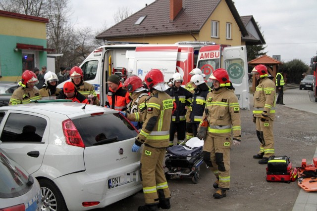 Do wypadku doszło przy ulicy Tarnobrzeskiej w Stalach, w ciągu drogi wojewódzkiej numer 871