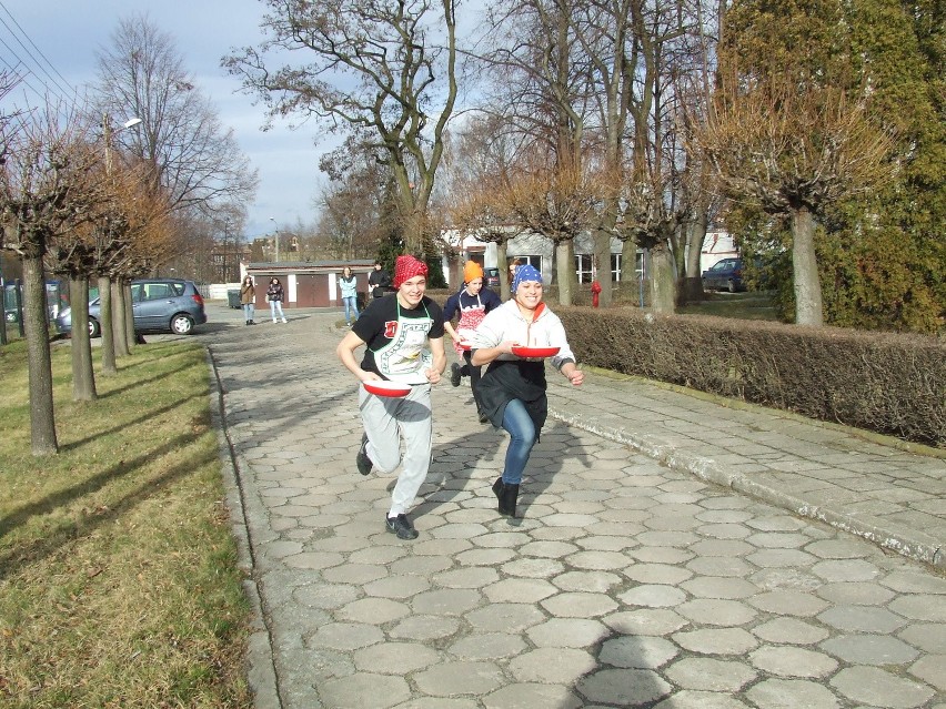 IV Pancake Race