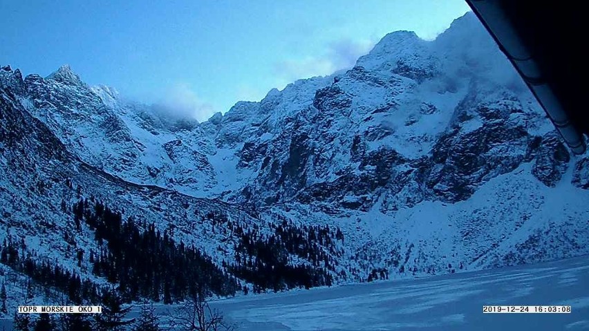 W Tatrach panuje zima, według TOPR zagrożenie lawinowe...
