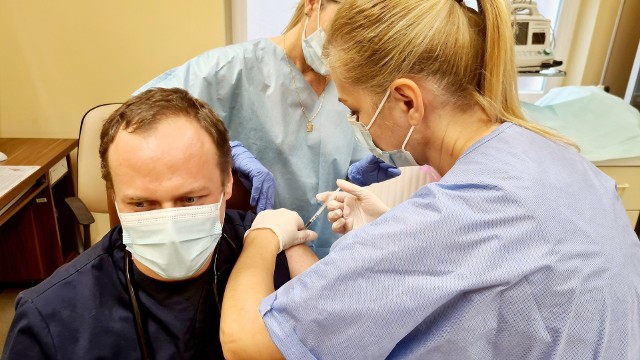 W szpitalu w Grudziądzu od wtorku, 20 kwietnia będzie działał trzeci punkt szczepień w budynku "O"