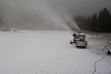 Śnieg w Beskidach: na Białym Krzyżu już naśnieżają