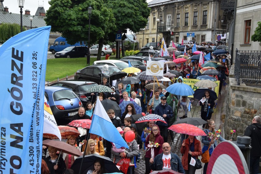 Marsz dla Życia i Rodziny przeszedł ulicami Bielska-Białej ZDJĘCIA